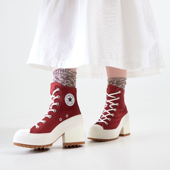 Red De Luxe Heel Converse size 7(Women) - Picture 1 of 2